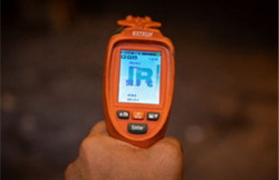 جهاد در گرمای خوزستان ؛ فولاد مردان اکسینی از کار در دمای بالای ۵۰ درجه می‌گویند