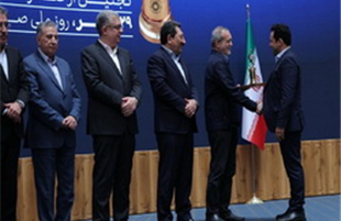 تقدیر مدیرعامل  نفت سپاهان از استاندار اصفهان به مناسبت انتخاب این شرکت به عنوان صادرکننده ممتاز ملی ۱۴۰۴